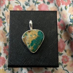 Elegant Fox Turquoise pendant